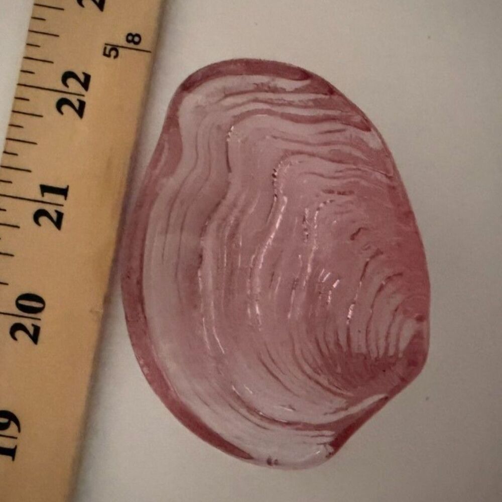 vtg. pink glass shell paperweight
